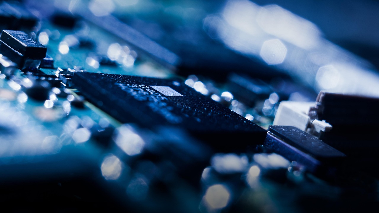 Detail elektrických prvkov a vodičov